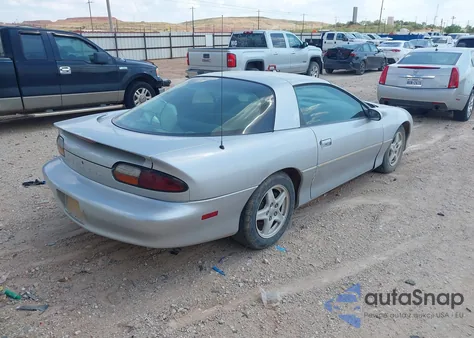 1998 Chevrolet Camaro z USA, uszkodzony, nr VIN 2G1FP22KXW2106066